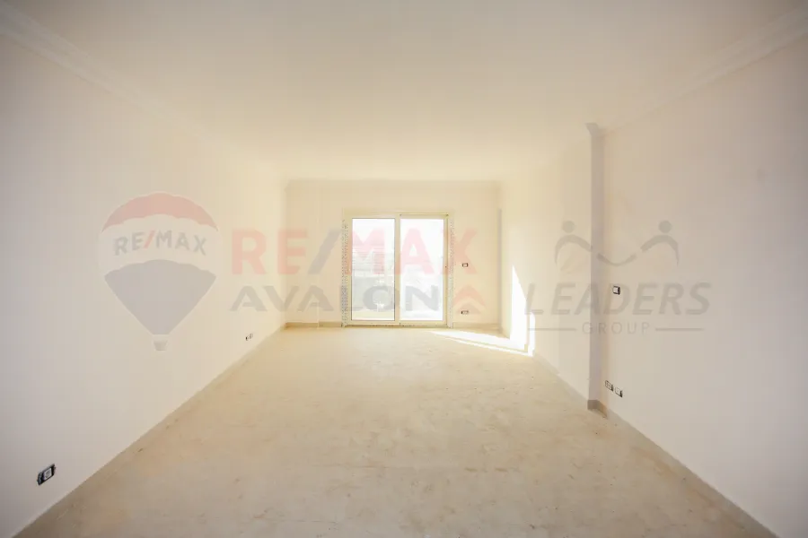 شقة للبيع 177 م (صواري) فيو مفتوح علي البحيرة