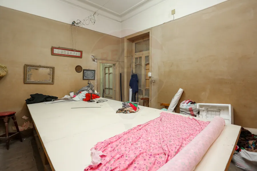 Mezzanine 400m for rent Camp Chezar (Port Saied St.)