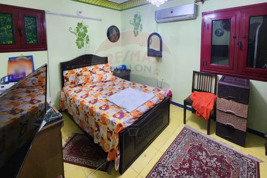 Apartment for sale 200 m Alasafra (Directly on the sea)