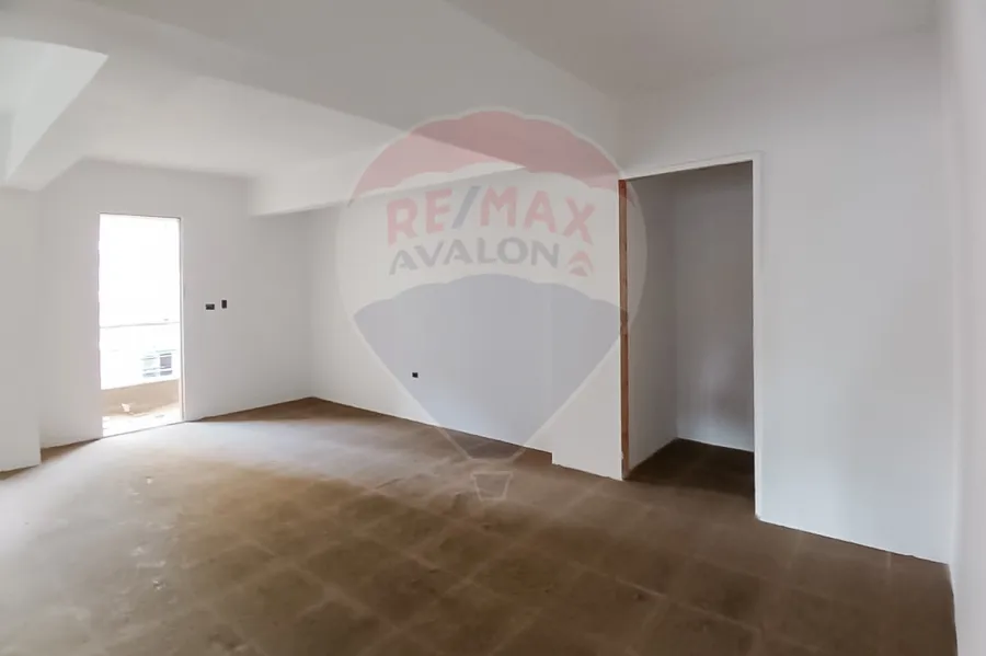 Apartment for sale 360 m Sporting (on the tram)