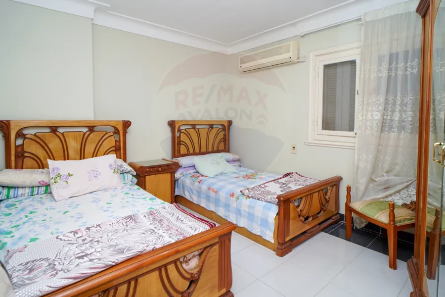 شقة للبيع 220 م المعمورة الشاطئ (عمارات امن الدوله)