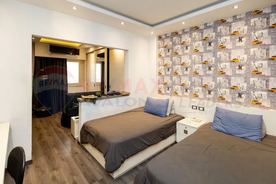 Apartment for sale 208 m Louran (Mohamed Ezz Al Arab St.)