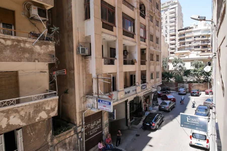 شقة للإيجار 210م لوران - ش شعرواي - خطوات من الترام