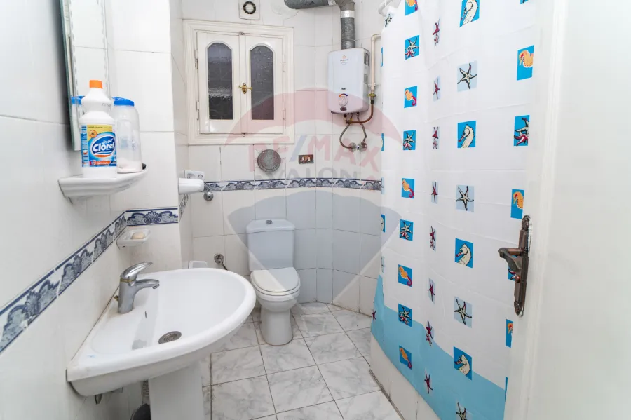 شقه اداري للبيع 120 م كامب شيزار (شارع احمد قمحه الرئيسي)