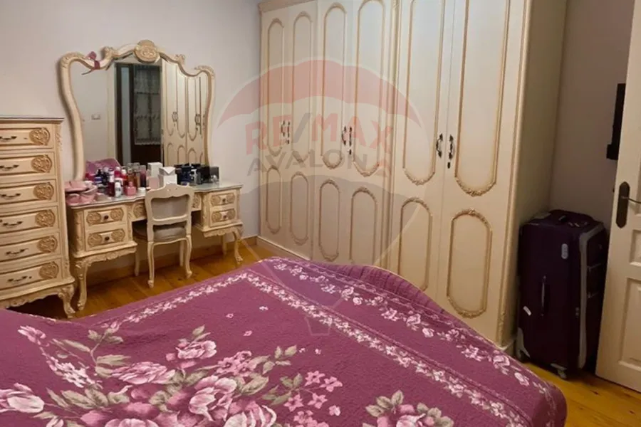 شقة للبيع 110 م زيزينيا  (ش اللاهوت)