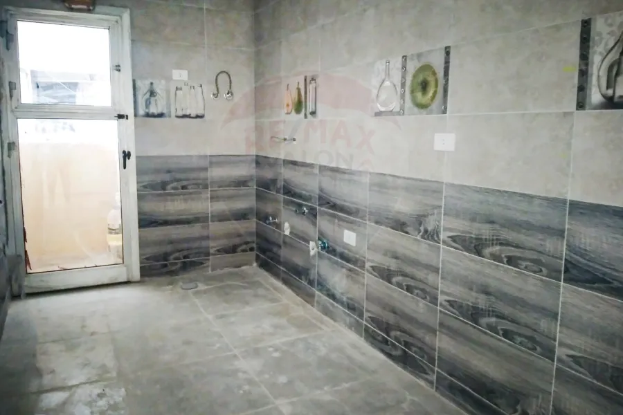 Apartment For Rent 100 m Smouha (Bahaa El-Dine Ghatwari St.)