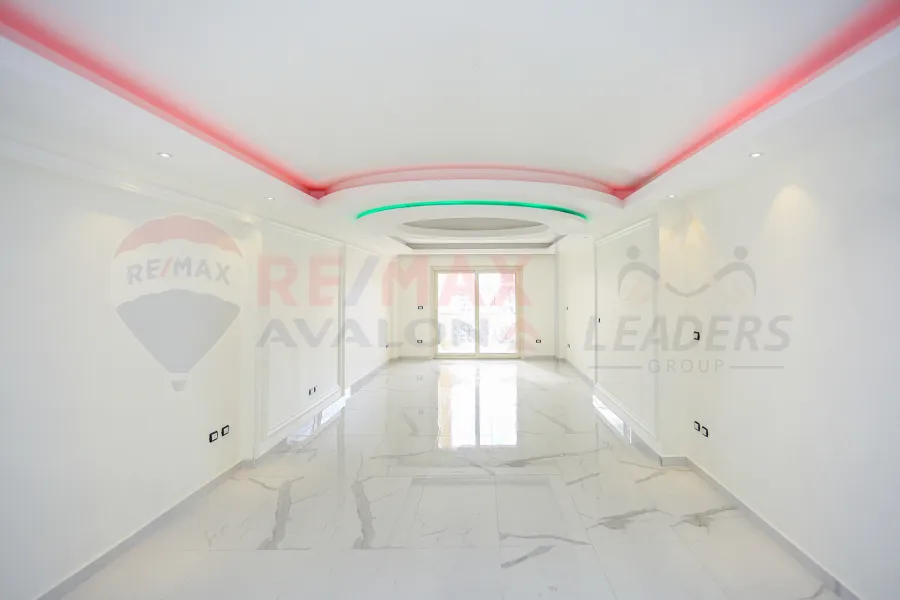 شقة للبيع 275 م لوران (ش شعراوي)