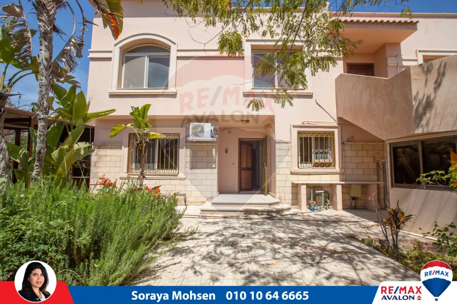 فيلا كواترو للبيع 470 م ارض + 147 م مباني  كينج مريوط (كمبوند اليكس ويست)