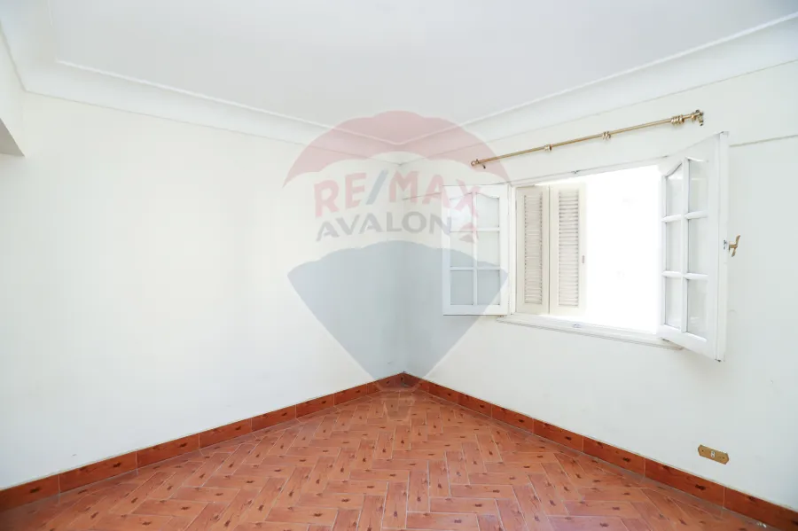 Apartment for sale 140 m Smouha (El Nasr St - Next to el Saraya Compound.)