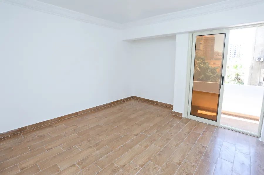 شقة مسجلة شهر عقاري للبيع 135م - جليم (ش ابو قير مباشرة)