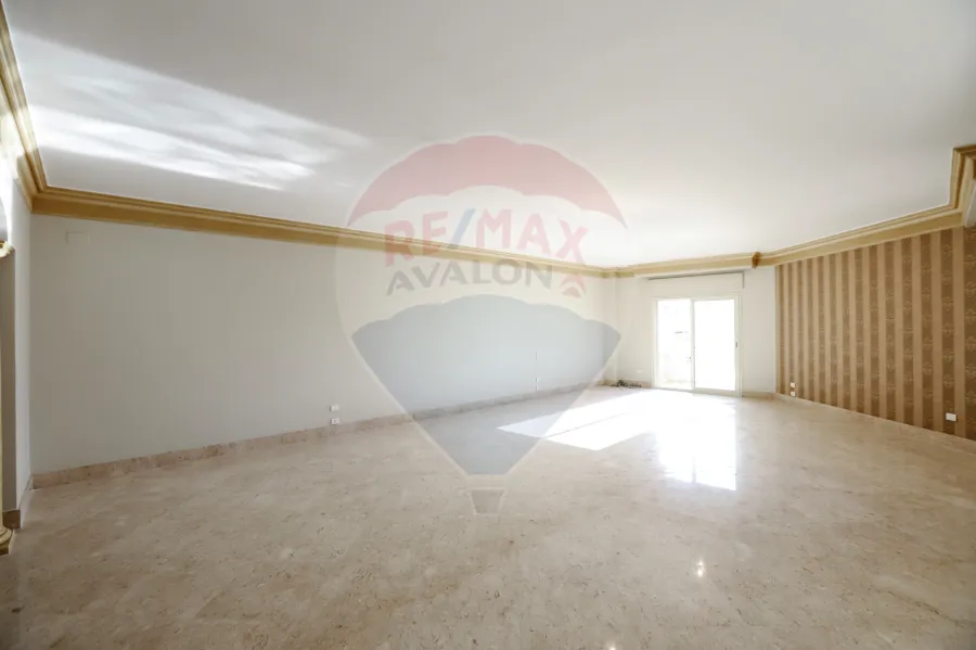 (شقة للبيع 550 م كفر عبده (  ميدان سان جينى _ عمارة اللوتس