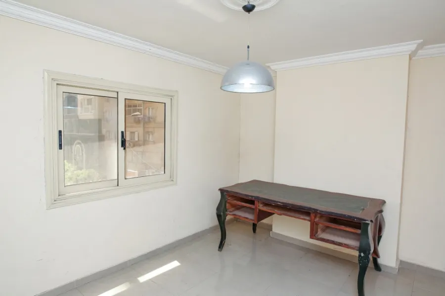 شقة للإيجار 210م لوران - ش شعرواي - خطوات من الترام