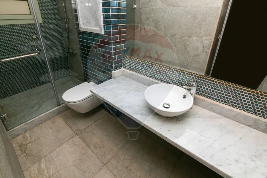 شقة للبيع 215 م رشدي (شارع سوريا - عمارة براند)