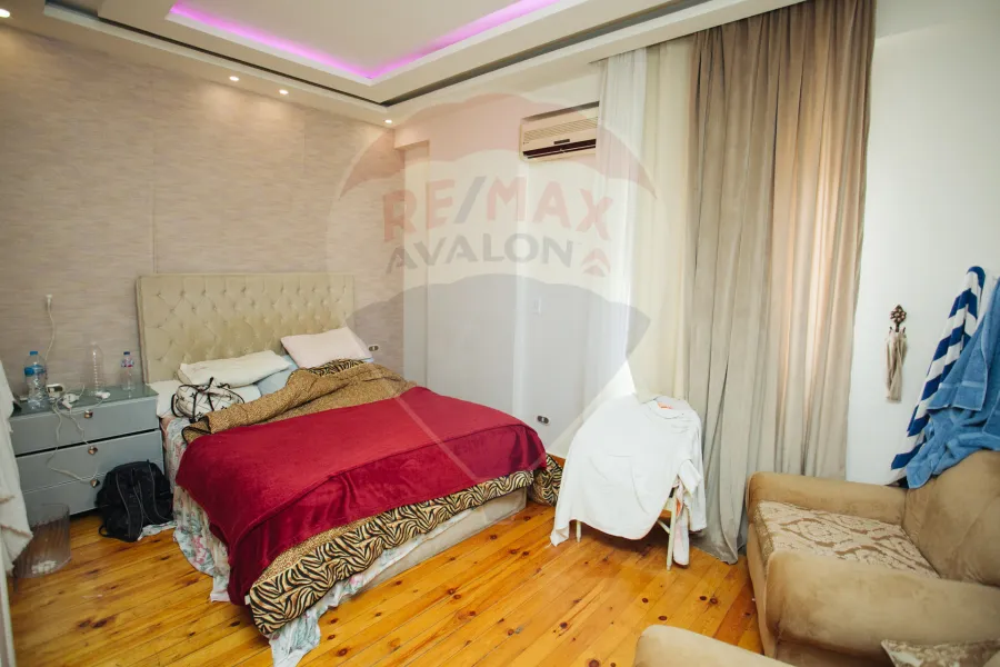 شقة للبيع 243 م سموحة (ش بهاء الدين الغتوري)