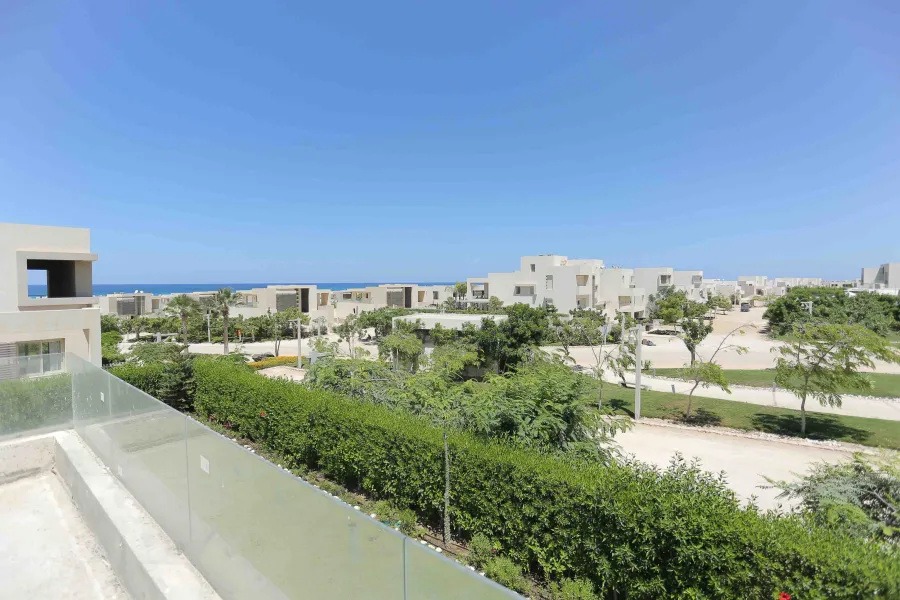 شاليه 3x1 هاسيندا وايت (الساحل الشمالي) - أول علوي وله كابينه خاصه عالبحر واللاجون