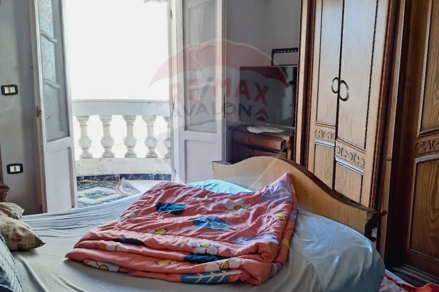 شقة للبيع 150 م خطوات من ش أبوقير (خلف كنيسة جناكليس)