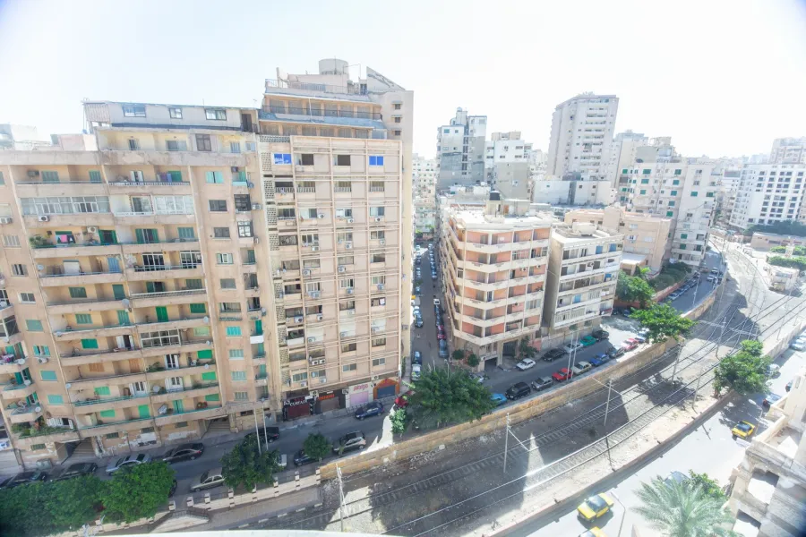 شقة للإيجار مفروش 265 ثروت (على الترام مباشرة)