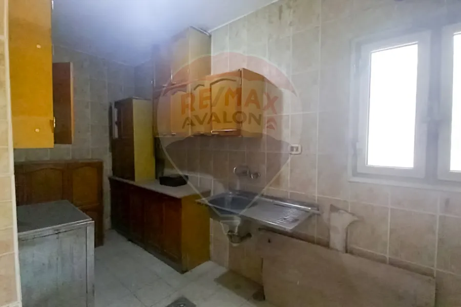 شقة للإيجار 185 م رشدي (ش ابو قير رئيسي)