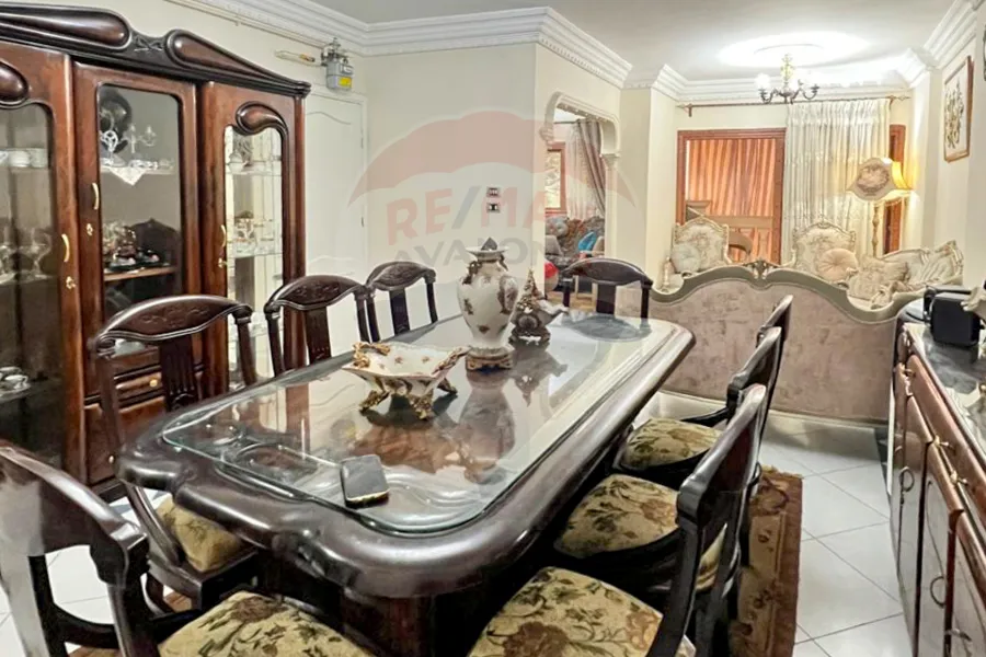 شقة للبيع 135 م سيدي بشر (ش جلال حماد)