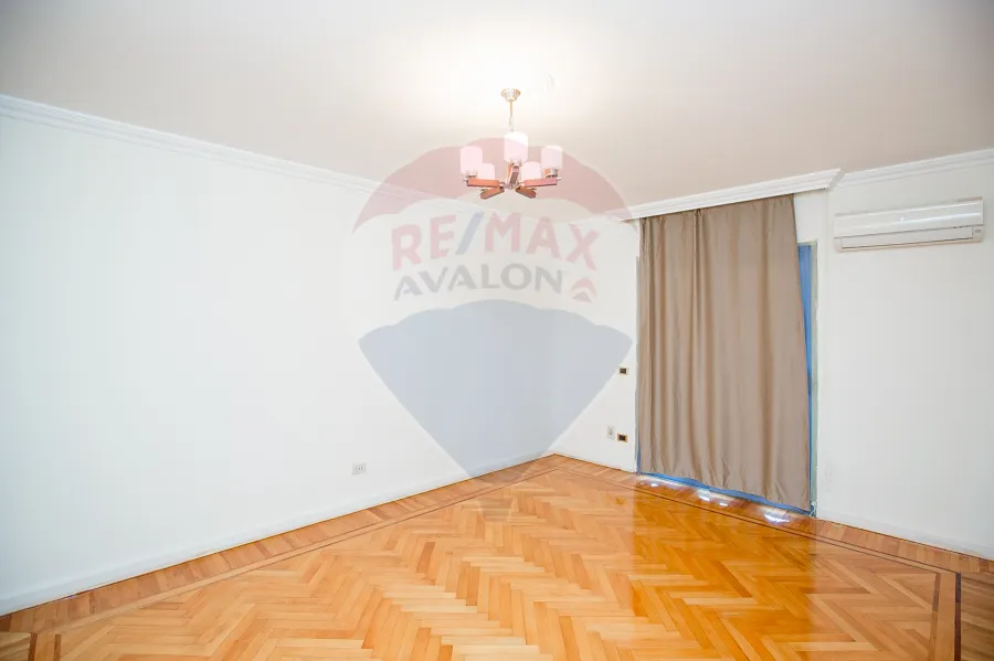 شقة للبيع 325 م وابور المياه ( فيو مفتوح علي النادي الاوليمبي وحدائق الشلالات )