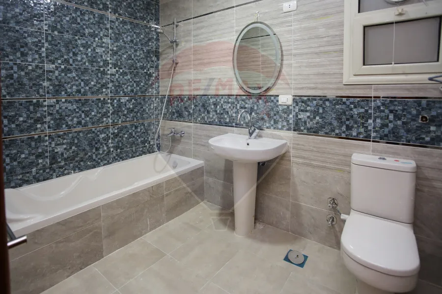 شقة للإيجار 210 م سموحة (ش زكي رجب - عمارة براند)