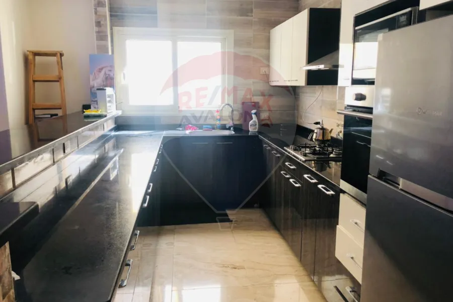 Townhouse villa for sale (Estella Heights) 245 m