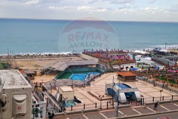 شقة للبيع 100 م سابا باشا (على البحر مباشرة)