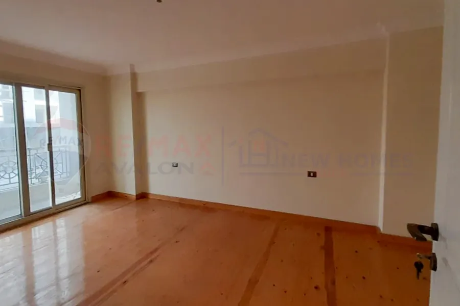 مقر اداري للايجار 345 م سموحة (ش النقل والهندسة)