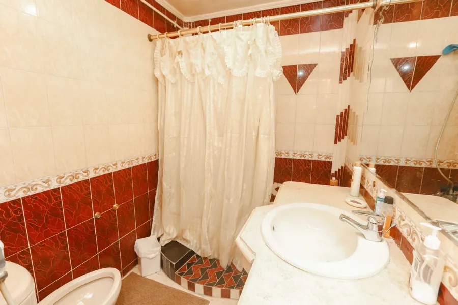 شقة للبيع 160م  ميامي (ش أبو العرب)،