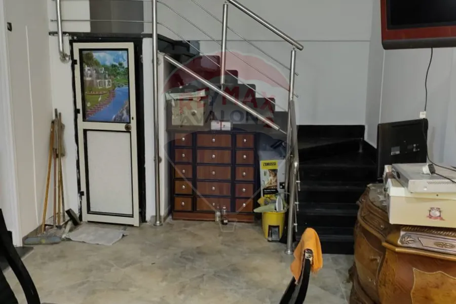 محل + صندره للبيع 180م العطارين ( ش مسجد العطارين )