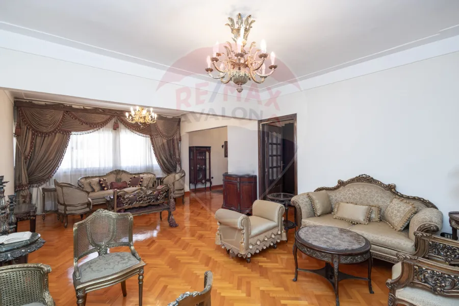 Apartment for sale 216 m Louran (The building on the first row of the sea)