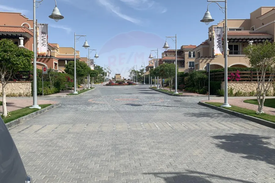 فيلا توين هاوس  للبيع  258 م  الكينج ماريوت (كمباوند جيوار )