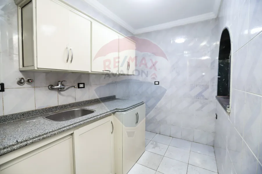 شقة للبيع 150م  صافي سيدي بشر ( علي البحر مباشرة)