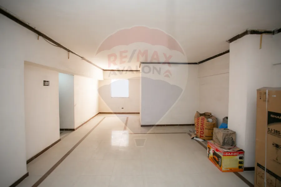 شقة للبيع 131 م رشدي (ش ابو قير - عمارة براند)