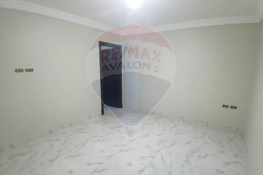 شقة للايجار 113 م سموحة (ش بهاء الدين الغتوري)