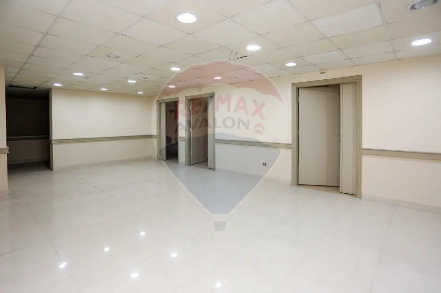 محل + ميزانين للايجار 295 م سموحه (ش فوزي معاذ)