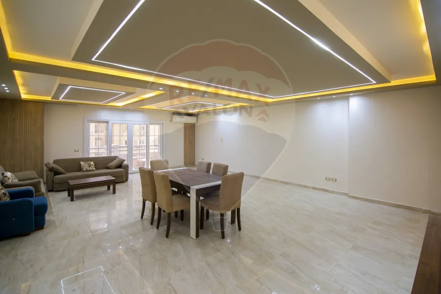 Apartment for sale 225 m Stanley (Steps from the sea - Stanley Towers) - 9,000,000 EGP