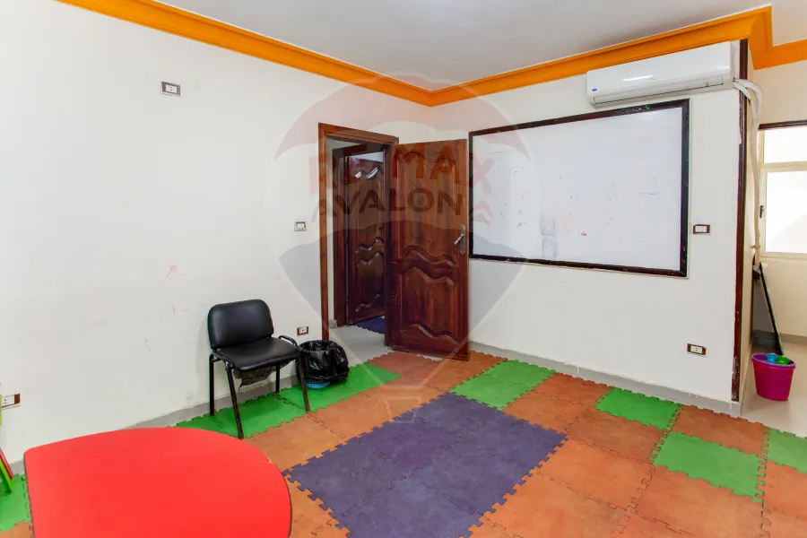 Administrative office for sale 115 m Muharram Bey (Zein El Abidin Street - directly on the tram)