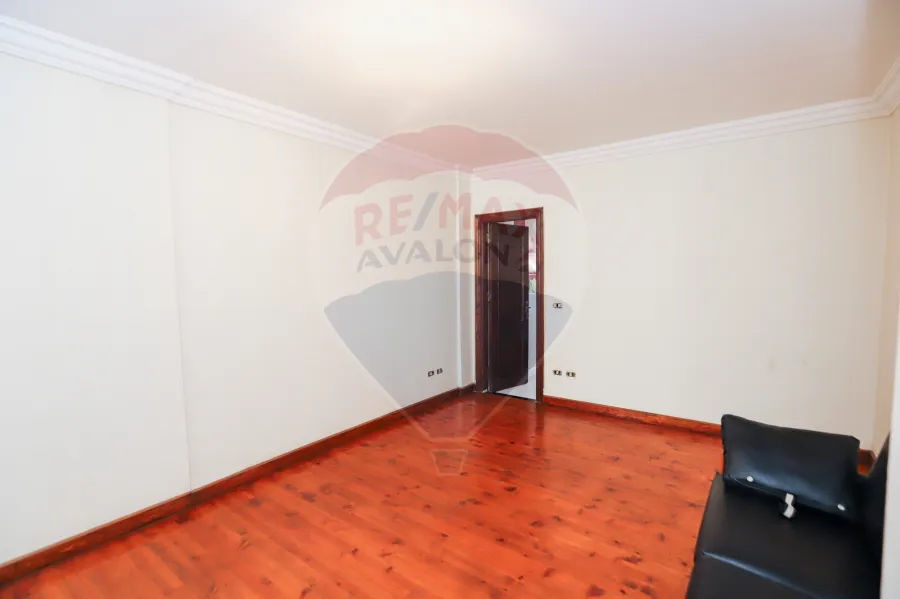 شقة للبيع 175 م سموحة ( ش فوزى معاذ )