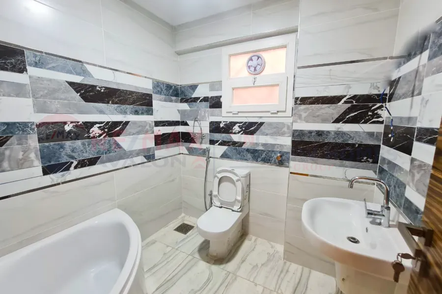 شقة للبيع 240 م بولكلي (ش وينجت)