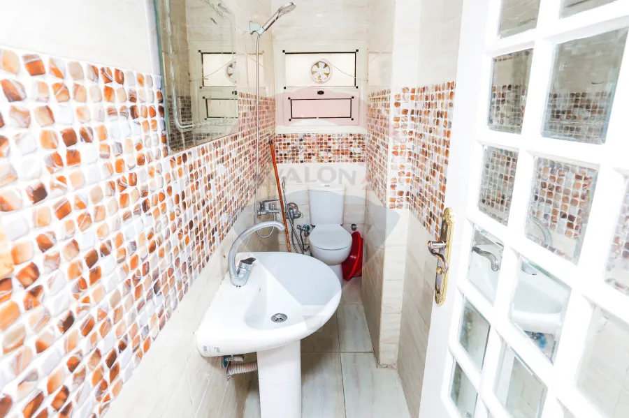 شاليه للبيع 175 م المعمورة الشاطئ ( شارع النصر )