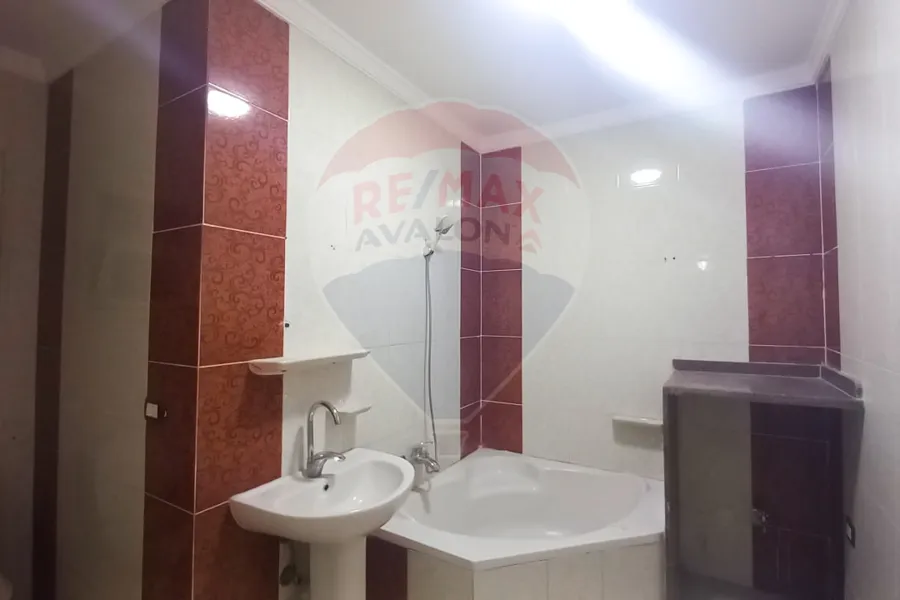 Apartment for sale 140 m Miami (Al-Sebaay main st.)