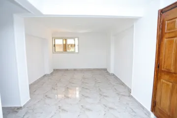 شقة مسجلة شهر عقاري للبيع 135م - جليم (ش ابو قير مباشرة)