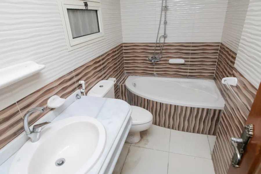 Apartment for sale 200m KafrAbdo- Behind Saray Market Sain Geiny