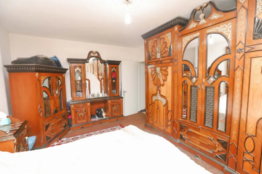 شقة للبيع 160م  ميامي (ش أبو العرب)،