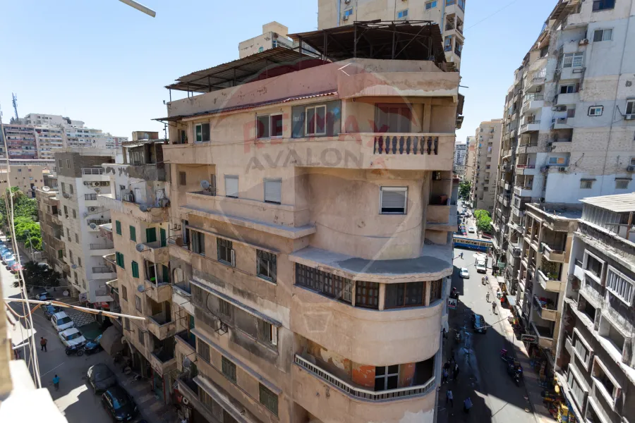 Penthouse apartment for sale 340 m Glim (Mostafa Fahmy St. - Steps from the sea)