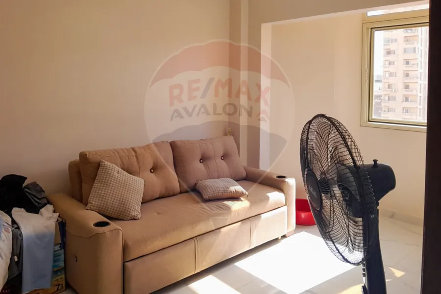 شقه للبيع 90 م السيوف (شارع الشهيد مصطفي شعبان)