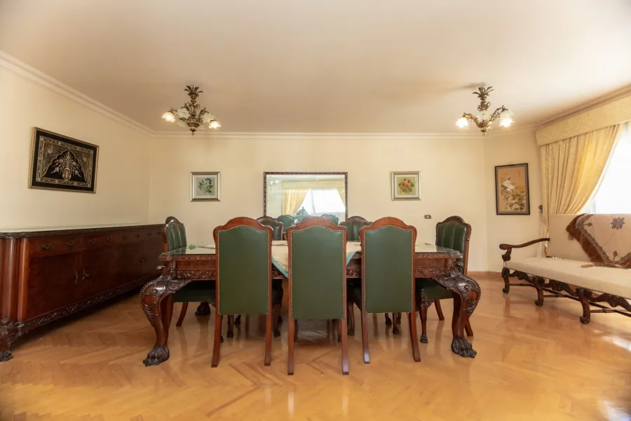 شقة للإيجار مفروش 265 ثروت (على الترام مباشرة)