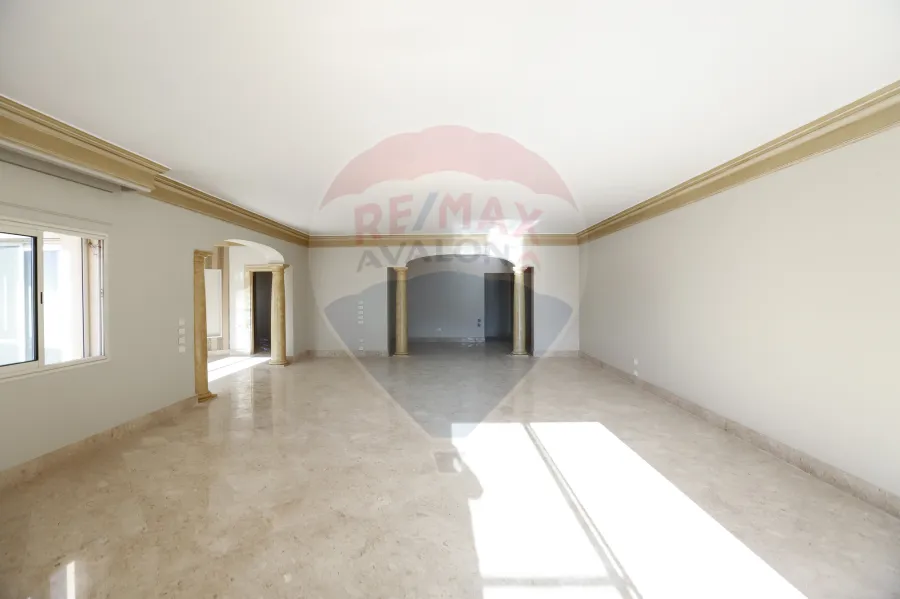 (شقة للبيع 550 م كفر عبده (  ميدان سان جينى _ عمارة اللوتس