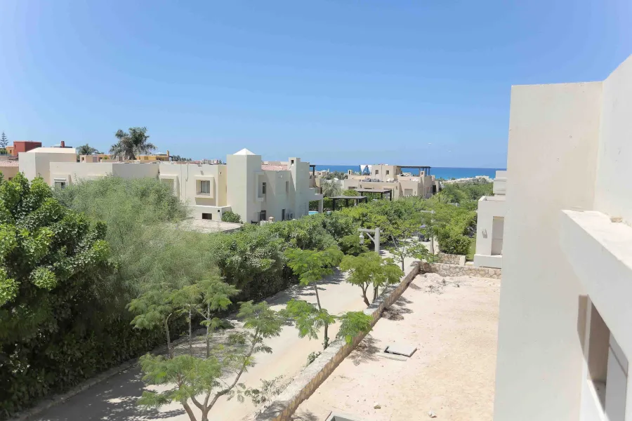 شاليه 3x1 هاسيندا وايت (الساحل الشمالي) - أول علوي وله كابينه خاصه عالبحر واللاجون